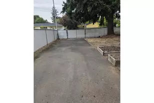 18126 SE Lincoln St, Portland, OR 97233 - Photo 27