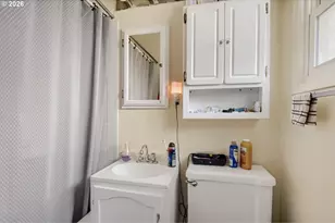 18126 SE Lincoln St, Portland, OR 97233 - Photo 15