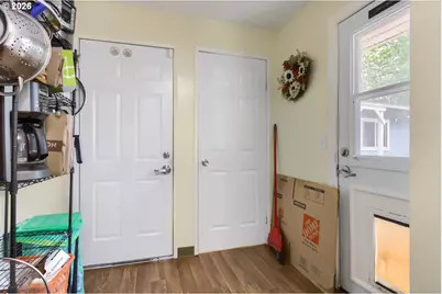18126 SE Lincoln St, Portland, OR 97233 - Photo 13