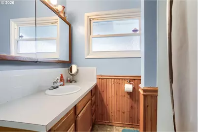 18126 SE Lincoln St, Portland, OR 97233 - Photo 21