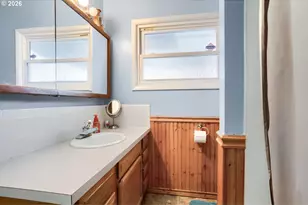 18126 SE Lincoln St, Portland, OR 97233 - Photo 21