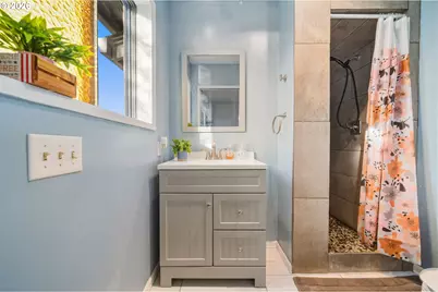 180 NE Kane Dr, Gresham, OR 97030 - Photo 13