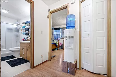 1194 R St, Springfield, OR 97477 - Photo 13