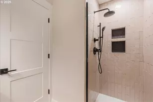 464 SE Haddock Ln, Hillsboro, OR 97123 - Photo 41