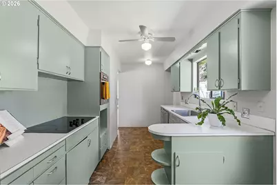 2115 NE 136th Ave, Portland, OR 97230 - Photo 11