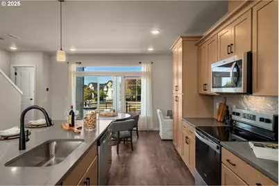 3562 SE Brookwood Ave, Hillsboro, OR 97123 - Photo 7