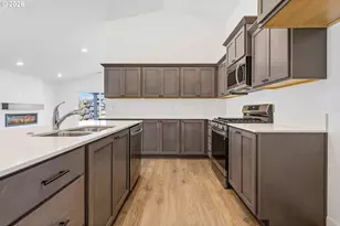 873 NE Laurel Spgs Dr, Hermiston, OR 97838 - Photo 9