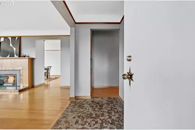 8112 SW 5th Ave, Portland, OR 97219 - Photo 3