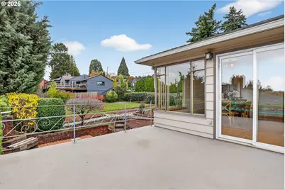 8112 SW 5th Ave, Portland, OR 97219 - Photo 11