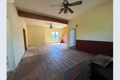 1063 SE Jackson St, Roseburg, OR 97470 - Photo 9