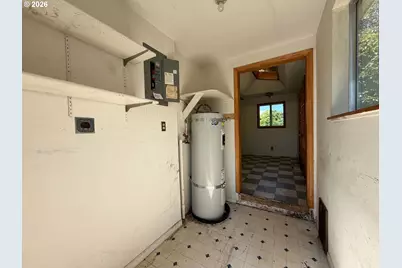 1063 SE Jackson St, Roseburg, OR 97470 - Photo 21