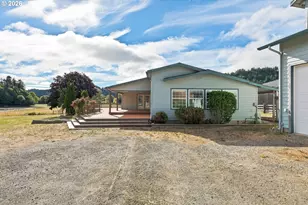 95643 Sitkum Ln, Myrtle Point, OR 97458 - Photo 3