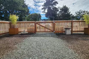 891 NE Division Ave, Bandon, OR 97411 - Photo 21
