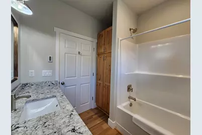 891 NE Division Ave, Bandon, OR 97411 - Photo 19