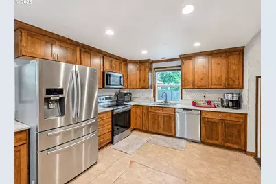 14275 SW 22nd St, Beaverton, OR 97008 - Photo 9