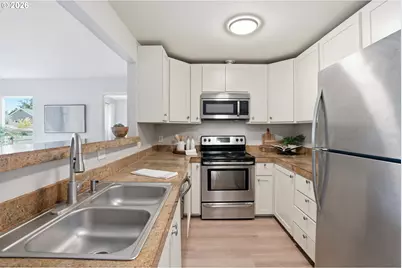 8851 N Wayland Ave, Portland, OR 97203 - Photo 7