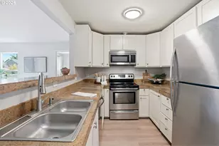 8851 N Wayland Ave, Portland, OR 97203 - Photo 7