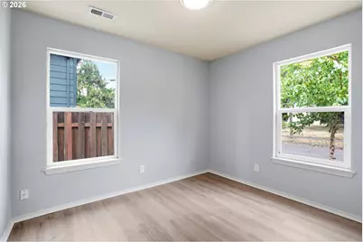 8851 N Wayland Ave, Portland, OR 97203 - Photo 15