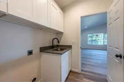 30302 Driftwood Dr, Gold Beach, OR 97444 - Photo 21
