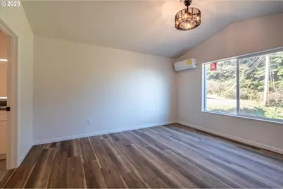 30302 Driftwood Dr, Gold Beach, OR 97444 - Photo 13