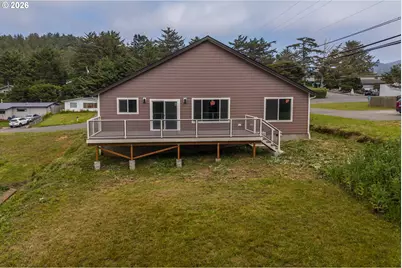 30302 Driftwood Dr, Gold Beach, OR 97444 - Photo 25
