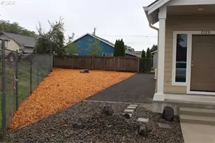 204 N 15th St, Saint Helens, OR 97051 - Photo 11