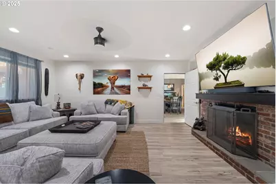 1935 17th St, North Bend, OR 97459 - Photo 3