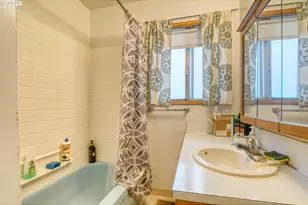 113 SE 7th St, Pendleton, OR 97801 - Photo 17