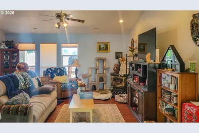 1234 E Fourth Ave, Sutherlin, OR 97479 - Photo 5