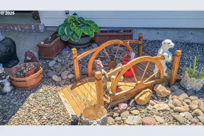 1234 E Fourth Ave, Sutherlin, OR 97479 - Photo 3