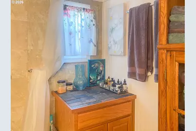20 NE Mary Ann Ln, Roseburg, OR 97470 - Photo 17