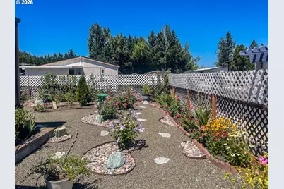 20 NE Mary Ann Ln, Roseburg, OR 97470 - Photo 27