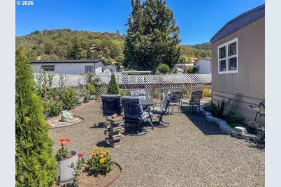 20 NE Mary Ann Ln, Roseburg, OR 97470 - Photo 23