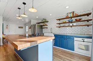 704 E Pinehurst Dr, Newberg, OR 97132 - Photo 7