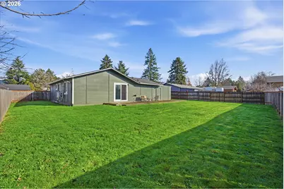 704 E Pinehurst Dr, Newberg, OR 97132 - Photo 5