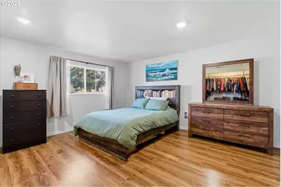 704 E Pinehurst Dr, Newberg, OR 97132 - Photo 15