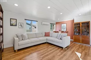 704 E Pinehurst Dr, Newberg, OR 97132 - Photo 11