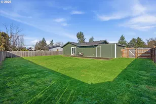 704 E Pinehurst Dr, Newberg, OR 97132 - Photo 25