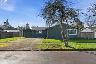 704 E Pinehurst Dr, Newberg, OR 97132 - Photo 3