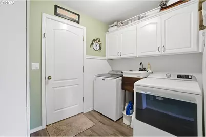 2033 West Park Ct NW, Salem, OR 97304 - Photo 27