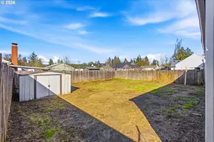 320 Juniper St, Sweet Home, OR 97386 - Photo 11