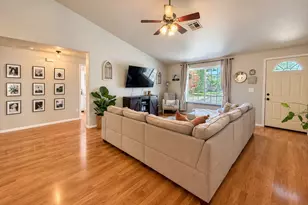209 Blue Bird St, Cottage Grove, OR 97424 - Photo 5