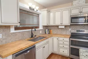 336 N 5th St, Carlton, OR 97111 - Photo 9