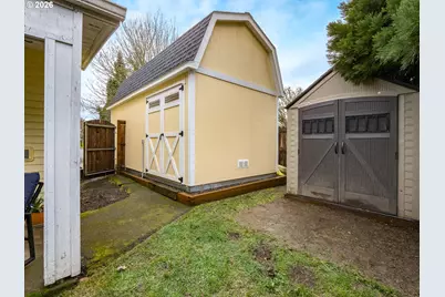 336 N 5th St, Carlton, OR 97111 - Photo 37