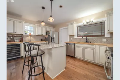 336 N 5th St, Carlton, OR 97111 - Photo 5