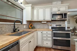 336 N 5th St, Carlton, OR 97111 - Photo 9