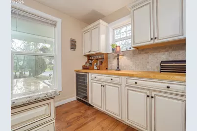 336 N 5th St, Carlton, OR 97111 - Photo 13