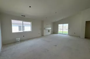 867 E Kinsley Ave, Hermiston, OR 97838 - Photo 3
