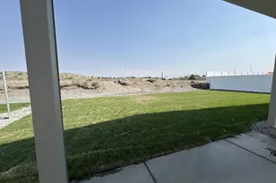 867 E Kinsley Ave, Hermiston, OR 97838 - Photo 13