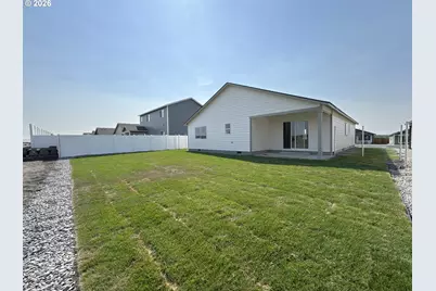867 E Kinsley Ave, Hermiston, OR 97838 - Photo 15
